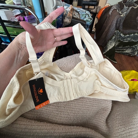 Wingslove Ivory Full Support Wireless Comfort Straps Bra Size 46B.  NWT! - Picture 7 of 9